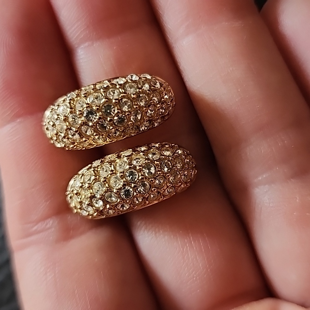 Elegant Dior Gold and Crystal Earrings - Picture 2 of 9